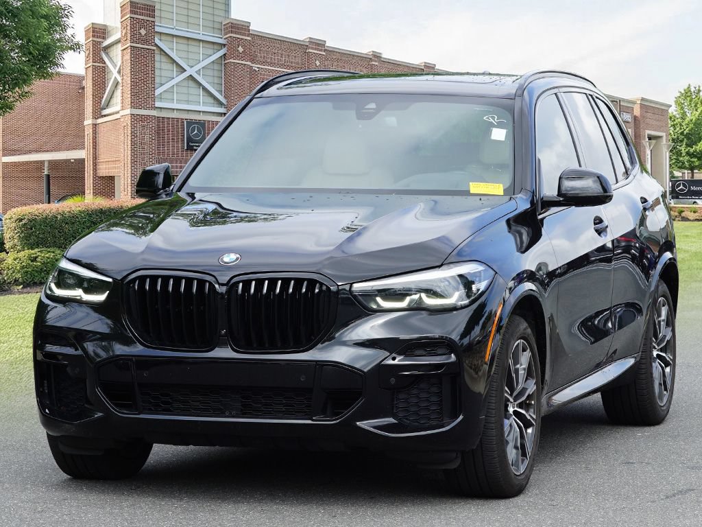 Used 2022 BMW X5 sDrive40i w/ M Sport Package RWD image 4
