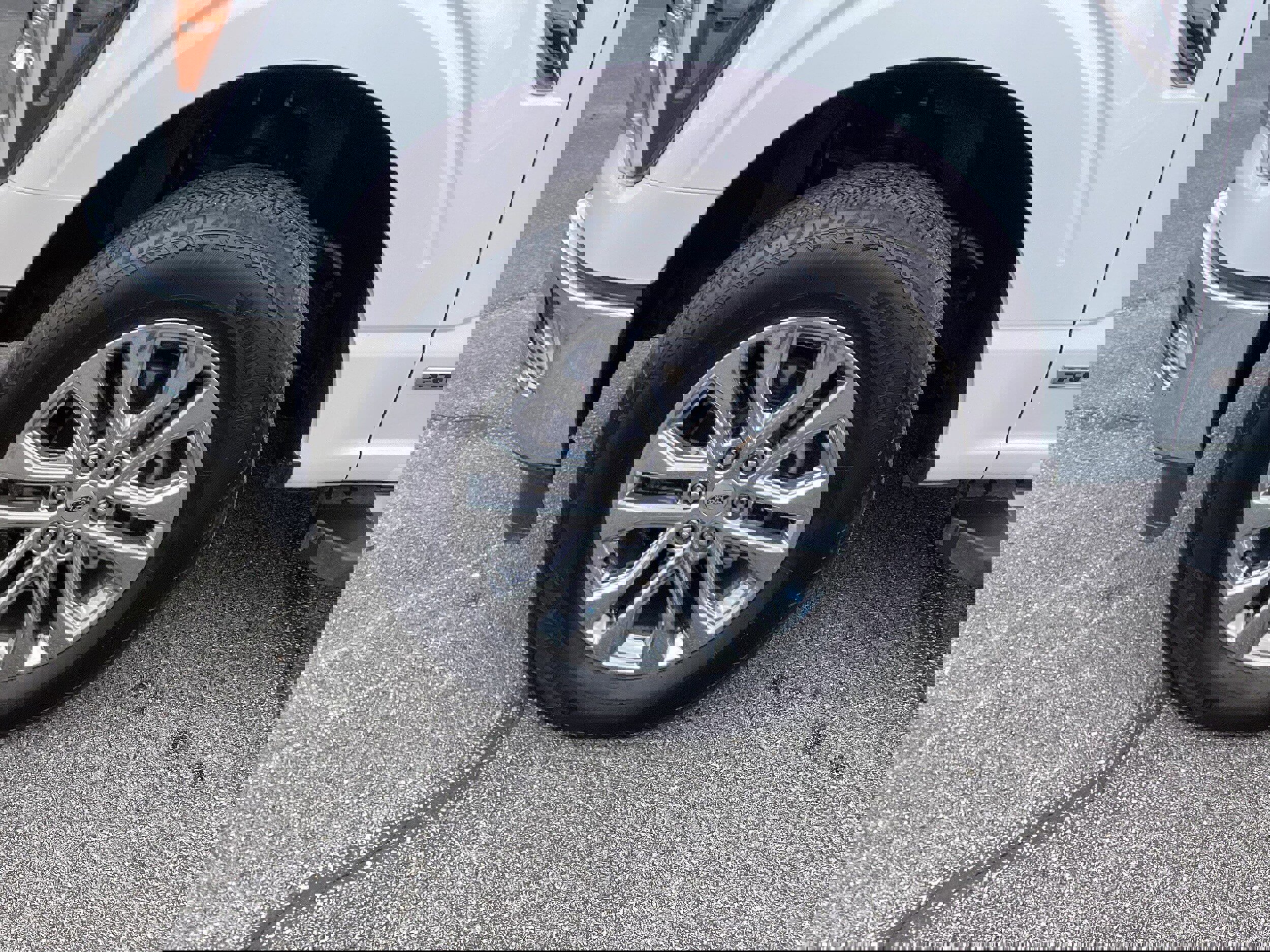 Used 2024 Ford F150 Lariat image 9