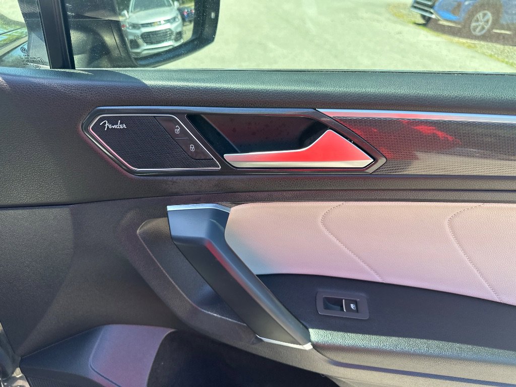 Used 2018 Volkswagen Tiguan SEL Premium AWD/4WD image 25