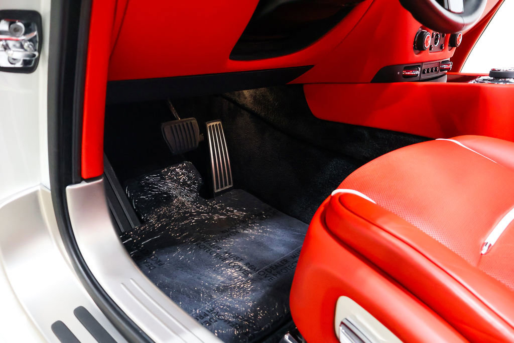 Used 2019 Rolls-Royce Dawn RWD image 46