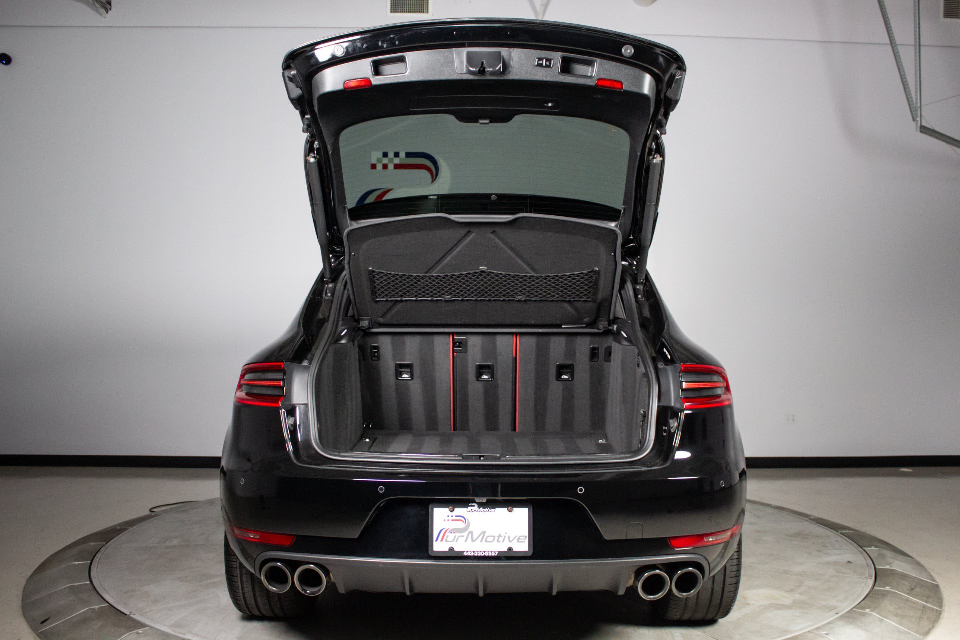 Used 2018 Porsche Macan Turbo AWD/4WD image 42
