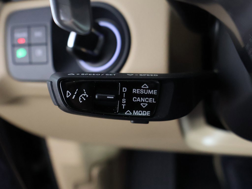 Used 2022 Porsche Cayenne image 44