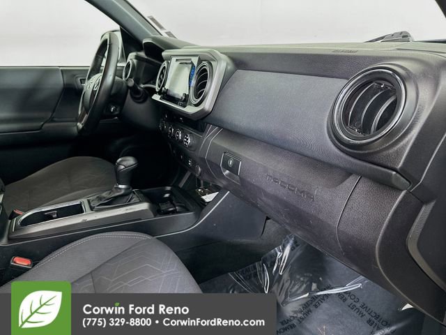 Used 2017 Toyota Tacoma TRD Off-Road image 28