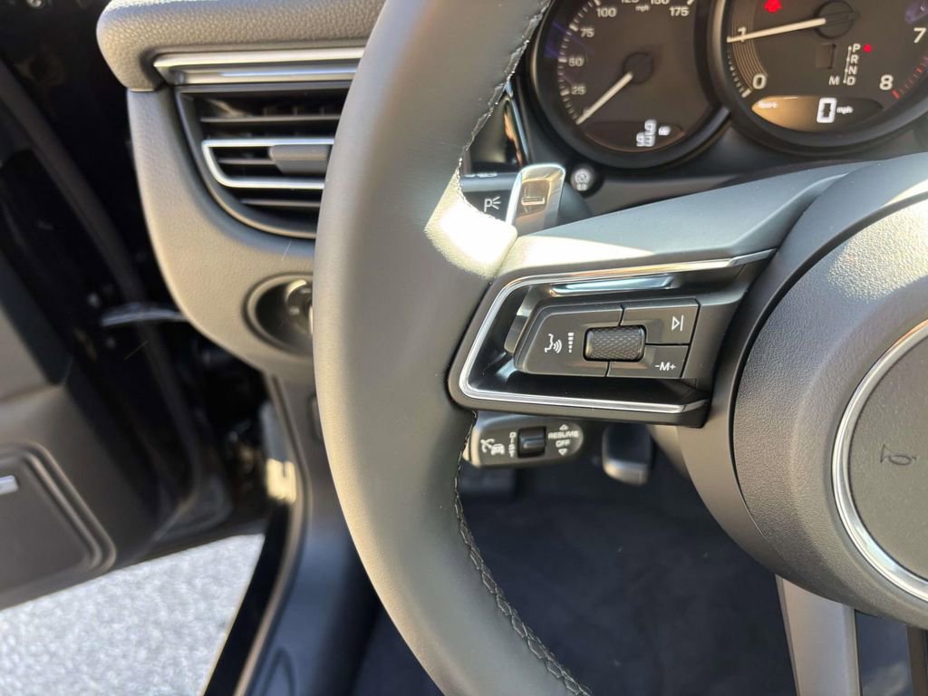 New 2026 Porsche Macan image 27