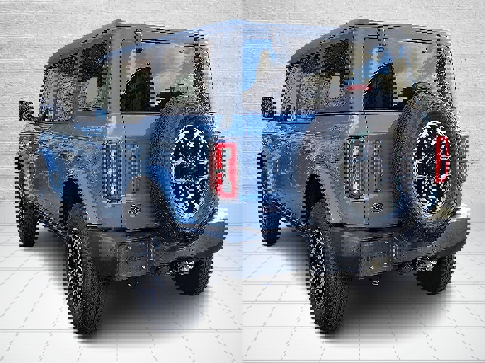 Used 2023 Ford Bronco Outer Banks image 4