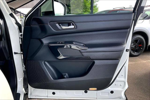 Certified 2022 Nissan Pathfinder SV FWD image 22