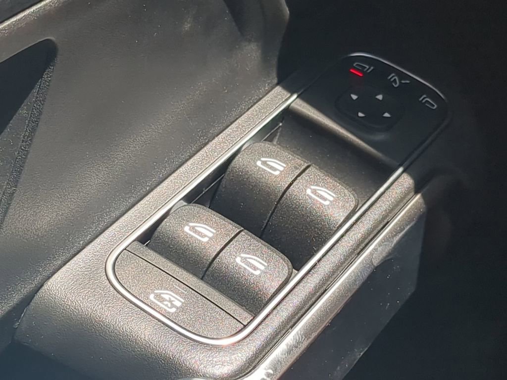 New 2025 Mercedes-Benz GLB 250 GLB 250 image 10