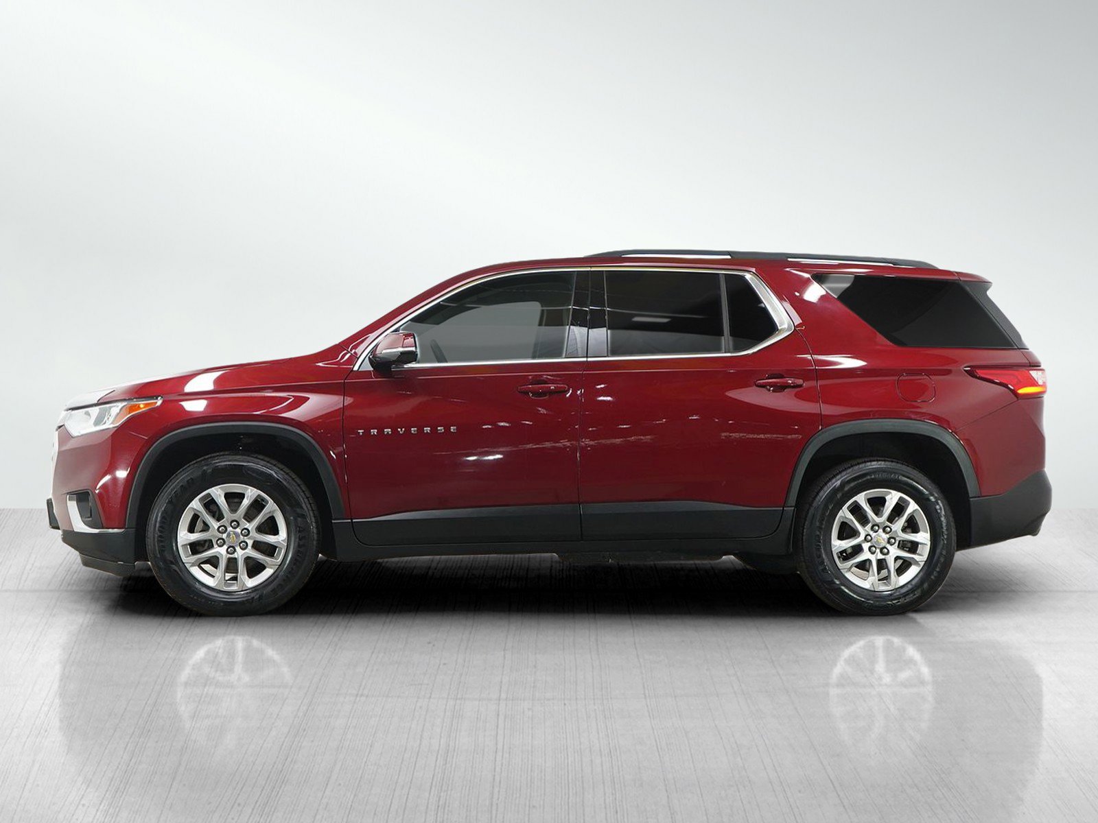 Used 2020 Chevrolet Traverse LT w/ Driver Confidence II Package image 2