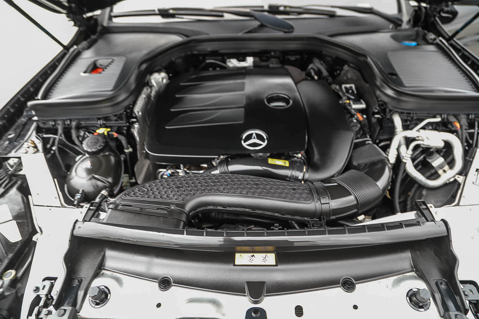 Used 2022 Mercedes-Benz GLC 300 4MATIC Coupe image 26