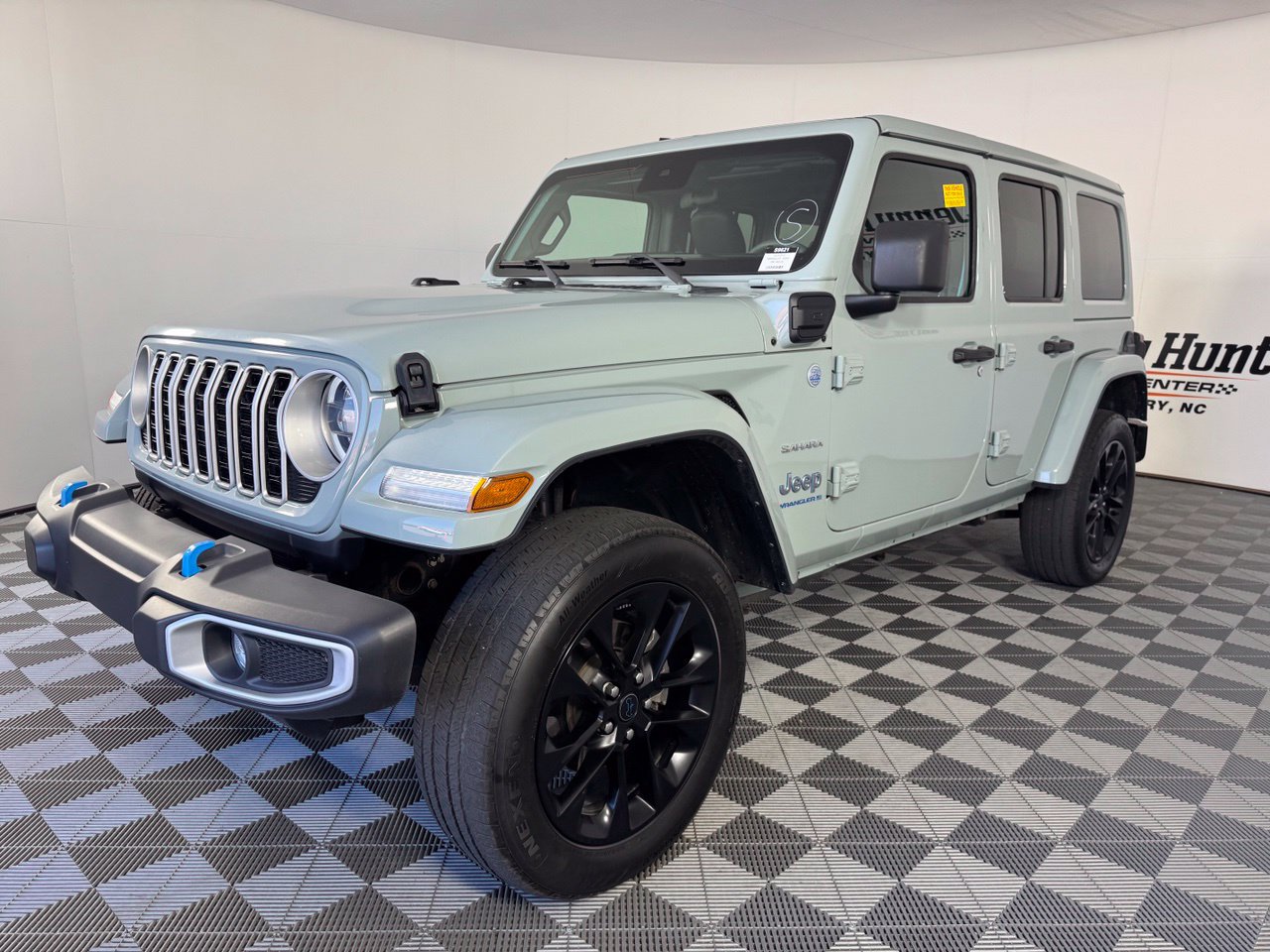 Used 2024 Jeep Wrangler Unlimited Sahara w/ Safety Group AWD/4WD image 1
