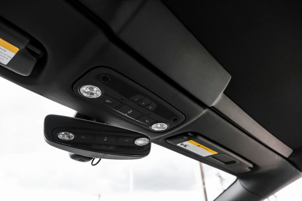 Used 2023 Lamborghini Huracan EVO image 32