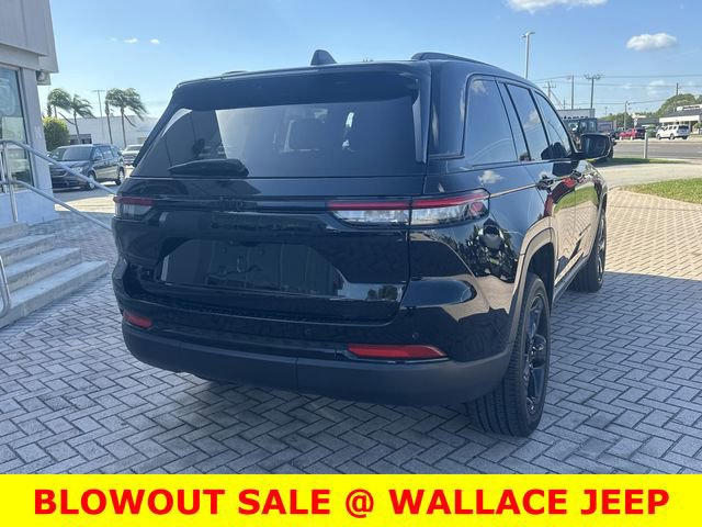 Used 2024 Jeep Grand Cherokee Altitude image 6