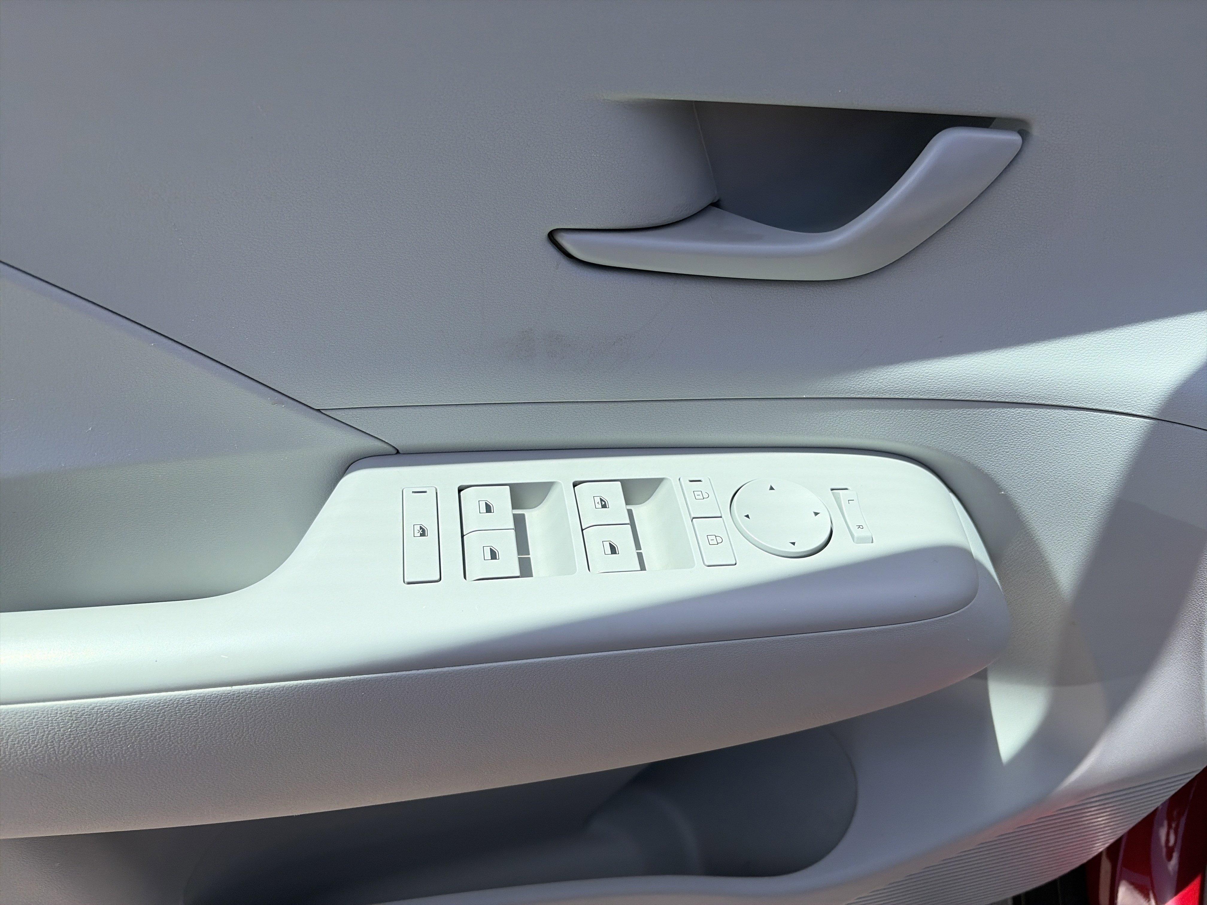 Certified 2024 Hyundai Kona SEL AWD/4WD image 11