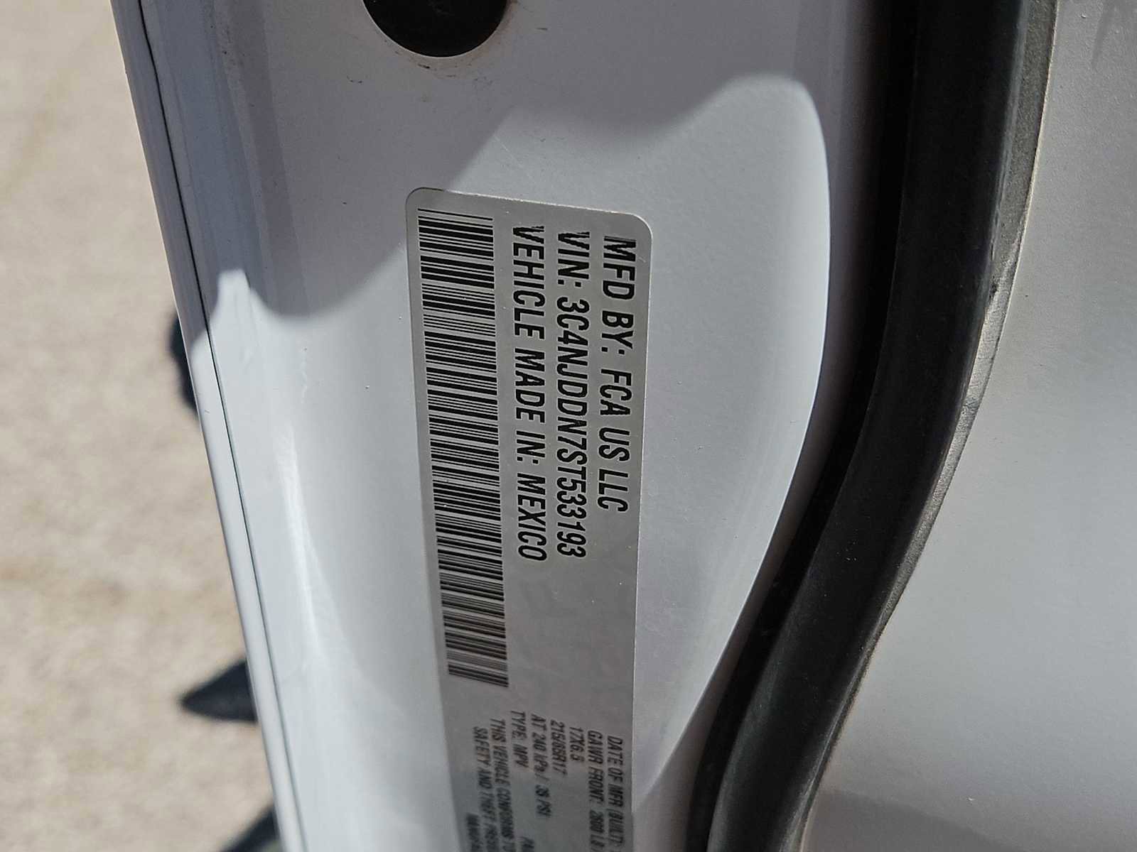 Used 2025 Jeep Compass Trailhawk AWD/4WD image 25