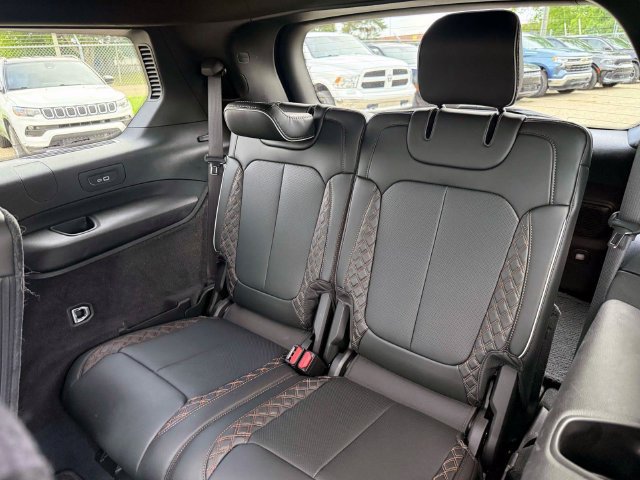 Used 2023 Jeep Grand Cherokee L Summit AWD/4WD image 14