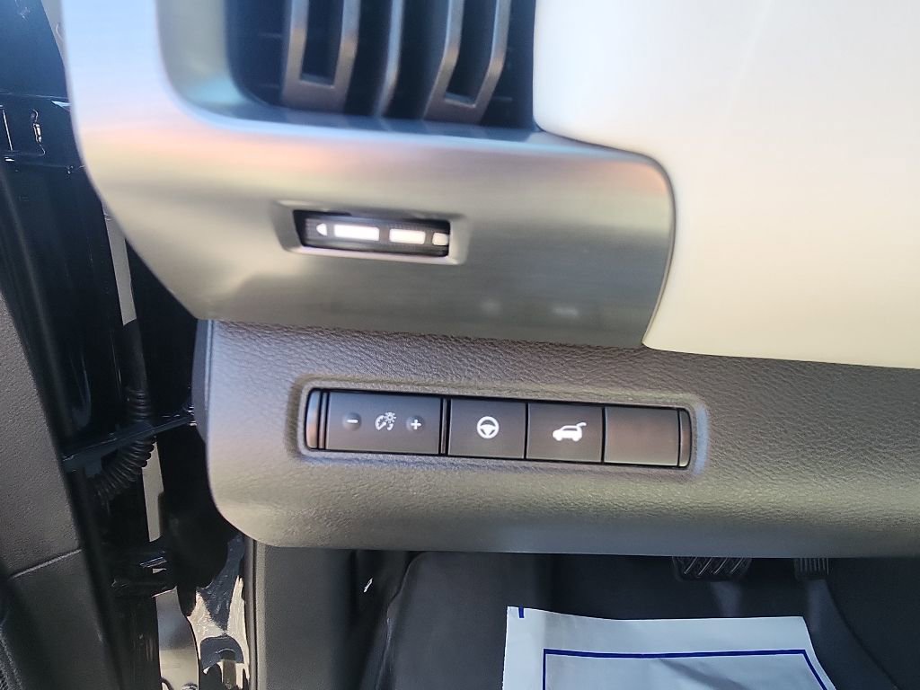 Used 2025 Nissan Pathfinder SL w/ Cargo Package AWD/4WD image 19