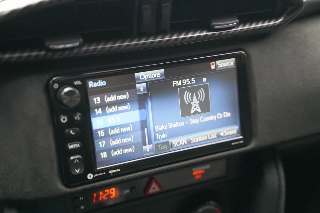 Used 2017 Toyota 86 image 39