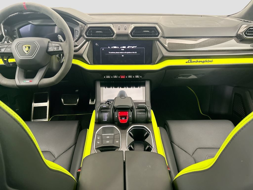 Used 2025 Lamborghini Urus SE AWD/4WD image 13
