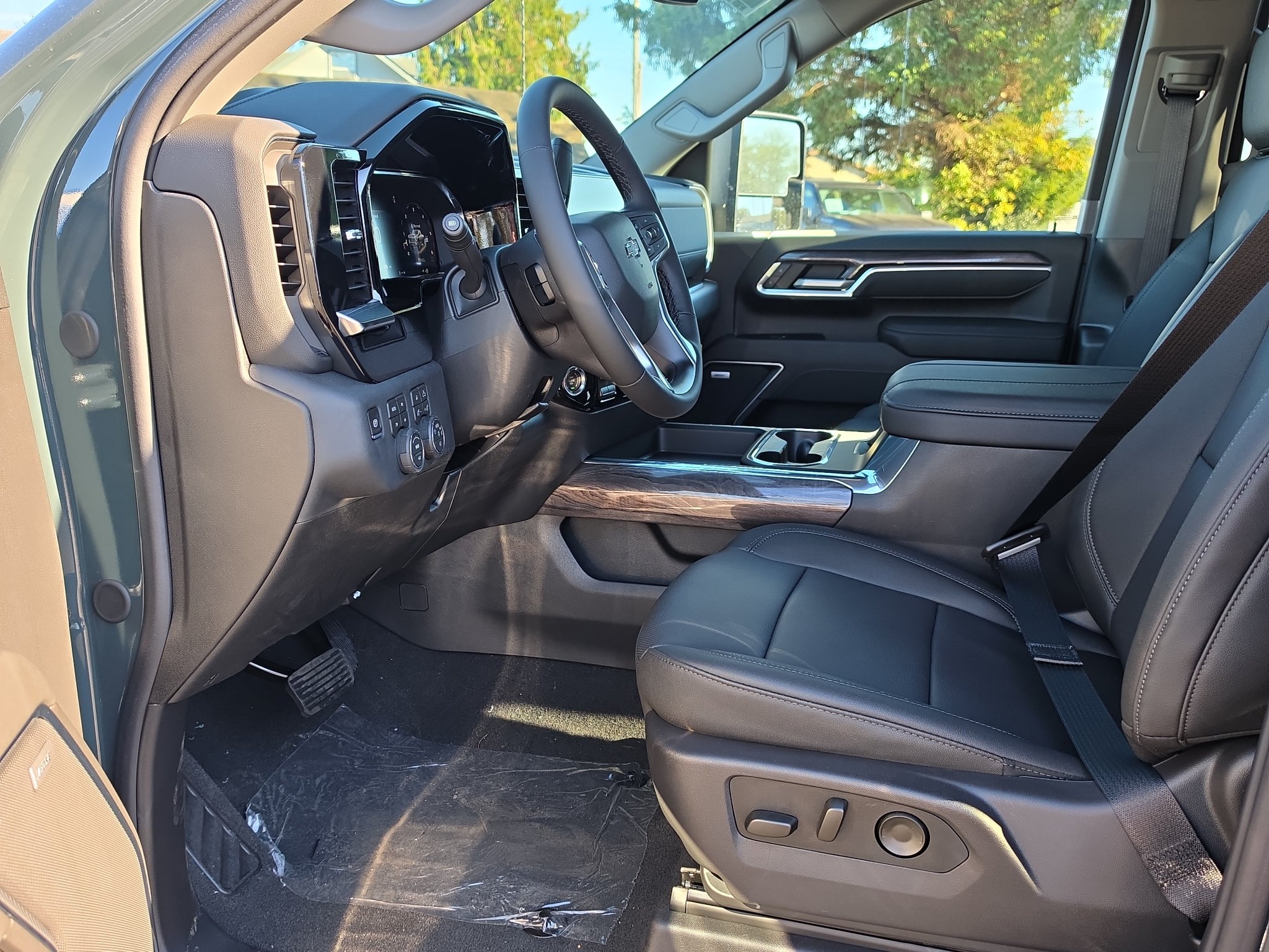 New 2026 Chevrolet Silverado 2500 LTZ w/ Trail Boss Package AWD/4WD image 17