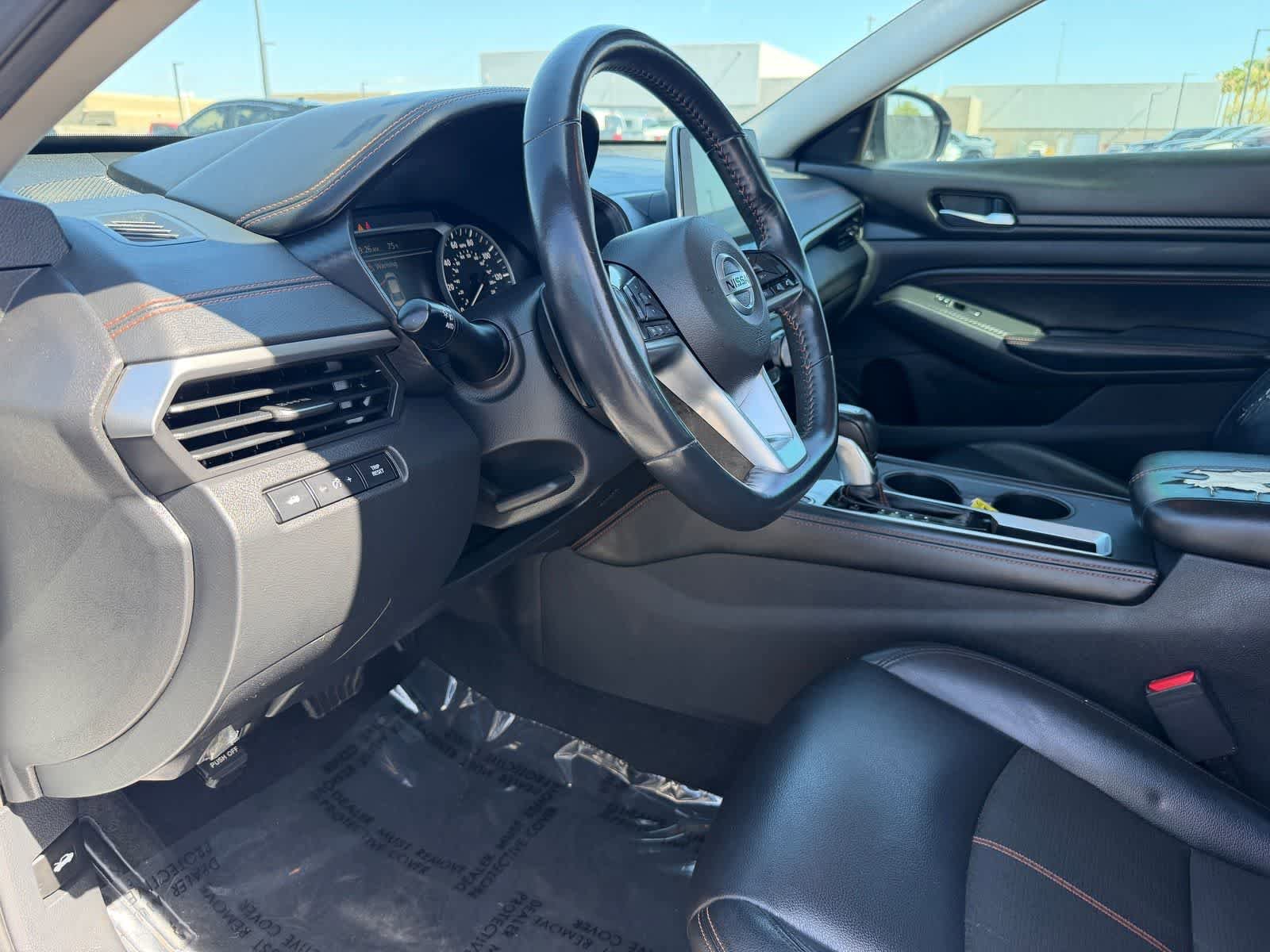 Certified 2020 Nissan Altima 2.5 SR w/ Premium Package FWD image 2
