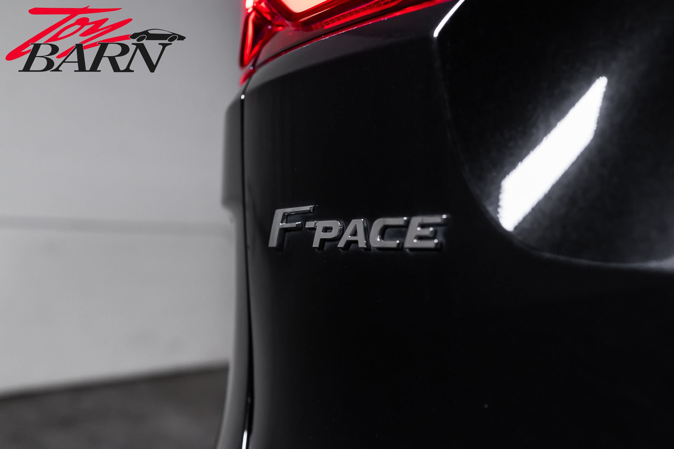 Used 2021 Jaguar F-PACE SVR AWD/4WD image 10