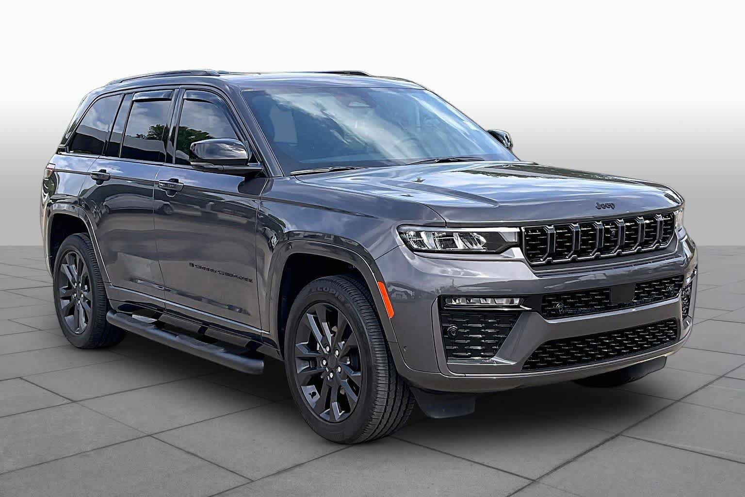 Used 2026 Jeep Grand Cherokee Limited AWD/4WD image 3