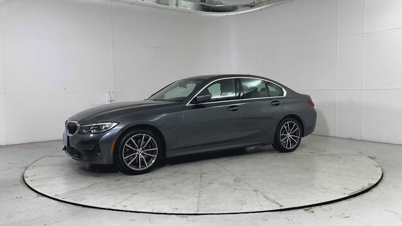 Used 2021 BMW 330e xDrive w/ Premium Package image 6