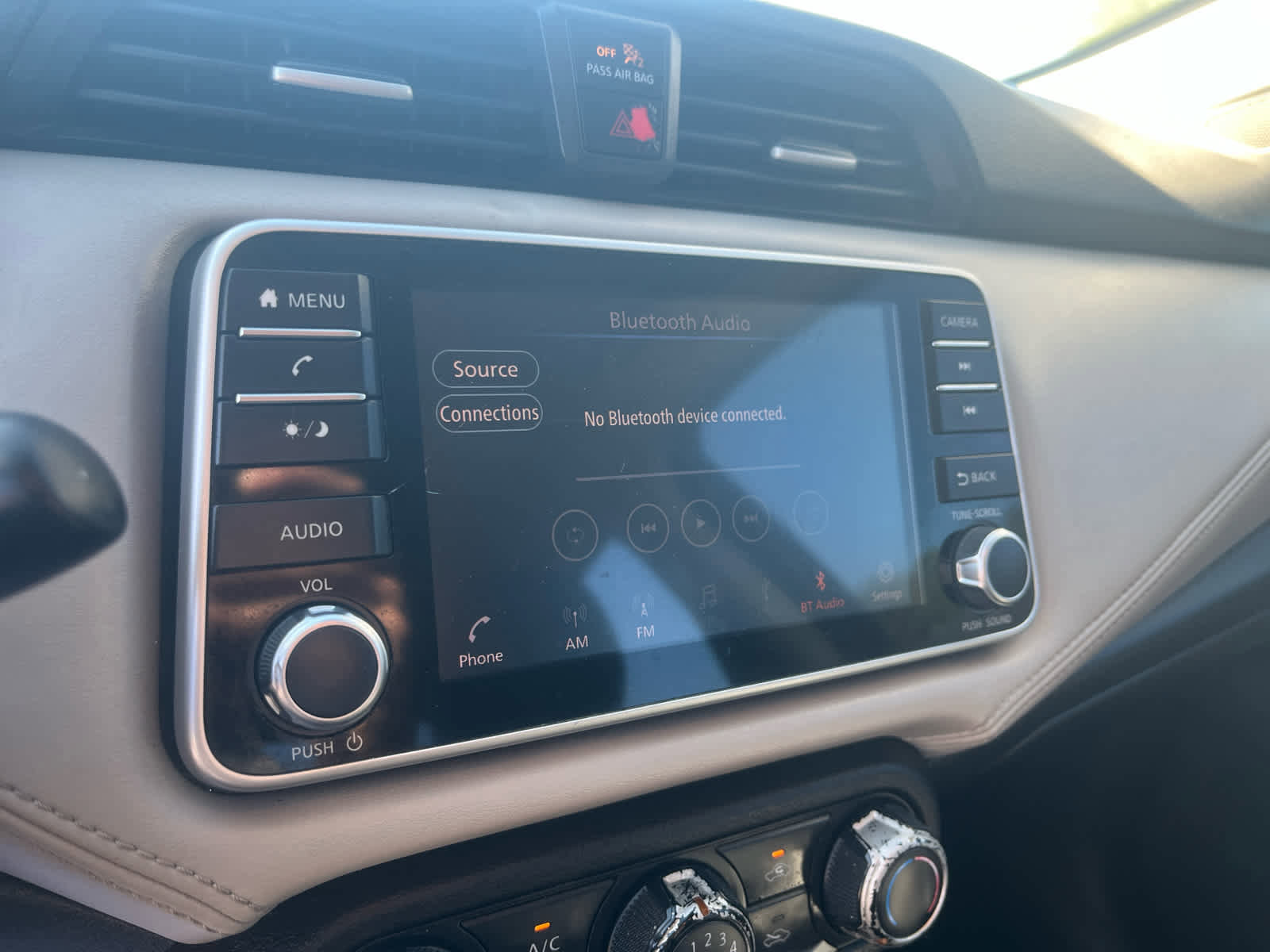 Used 2020 Nissan Versa SV image 15