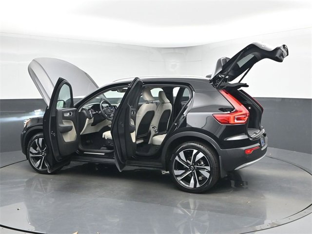 Used 2024 Volvo XC40 B5 Plus w/ Protection Package Premier image 52