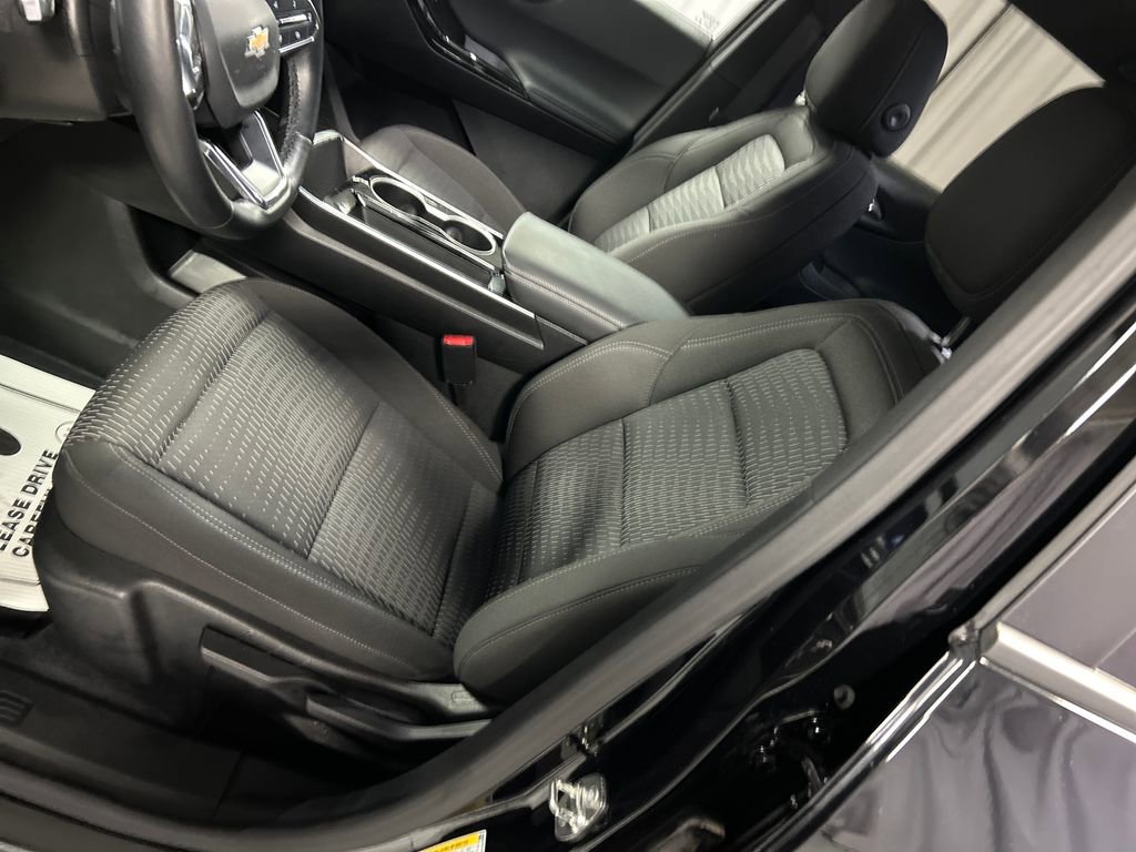 Used 2025 Chevrolet Equinox LT image 11