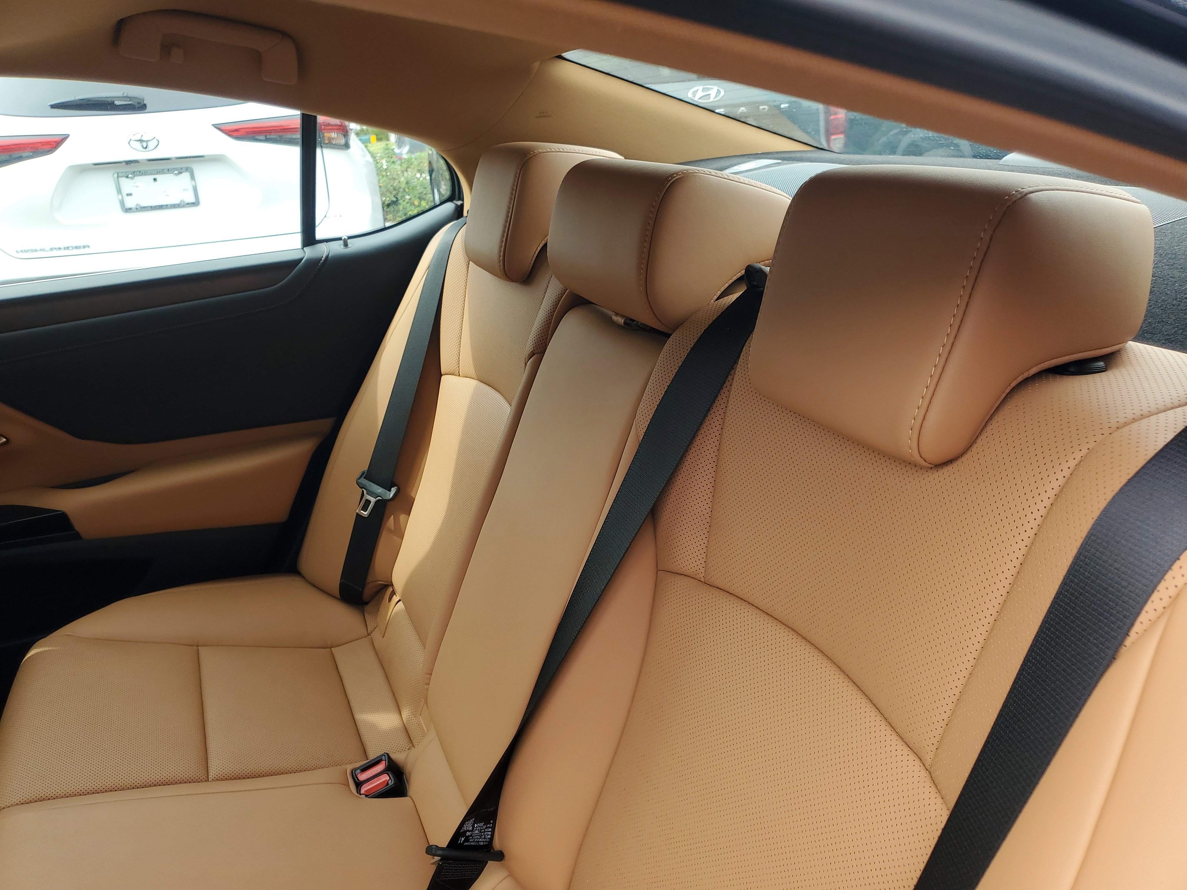 Used 2024 Lexus ES 350 w/ Premium Package image 13