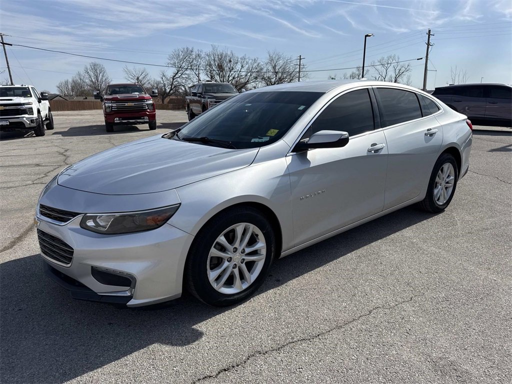 Used 2018 Chevrolet Malibu LT image 2