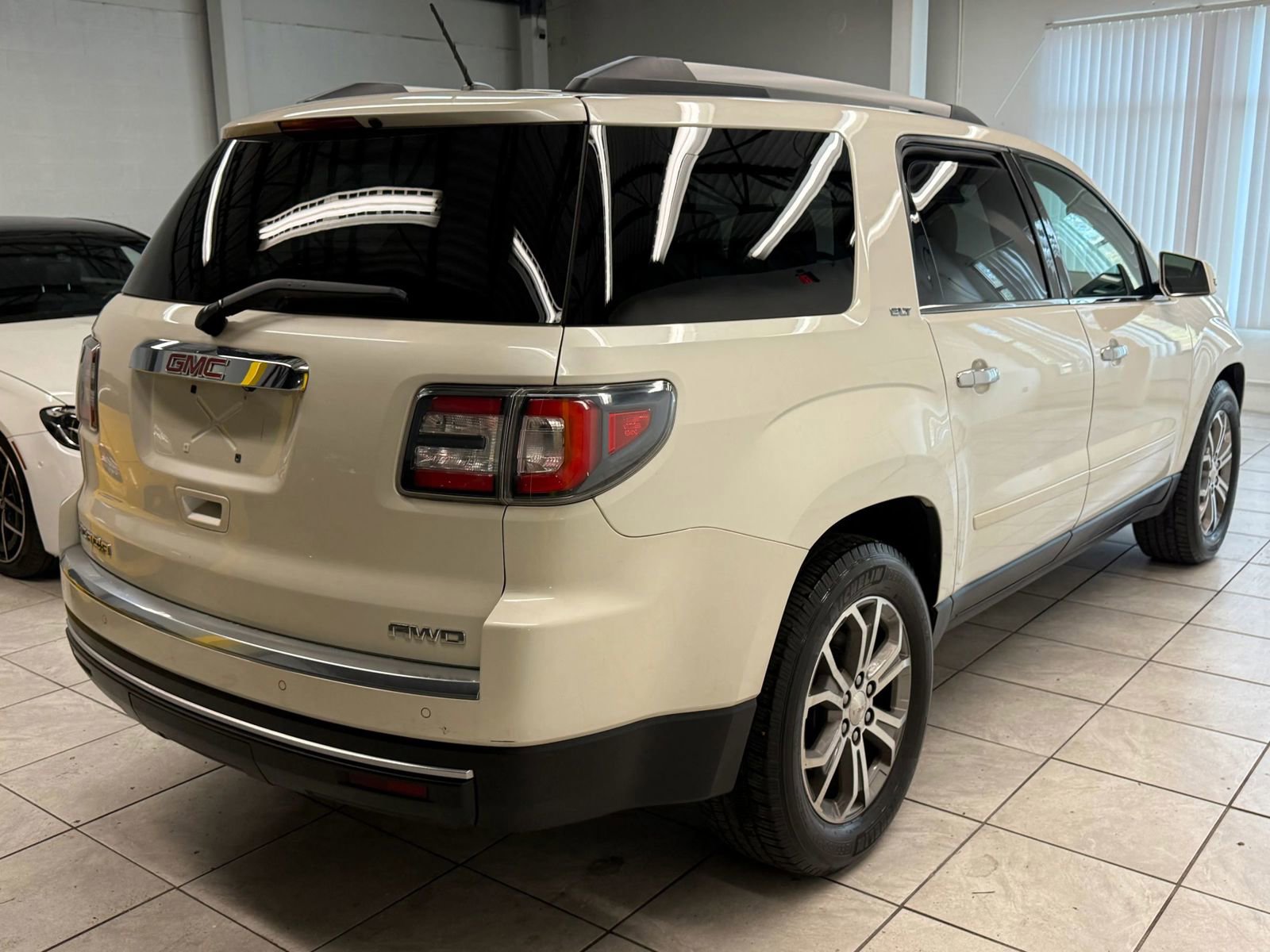 Used 2015 GMC Acadia SLT w/ Open Road Package image 9