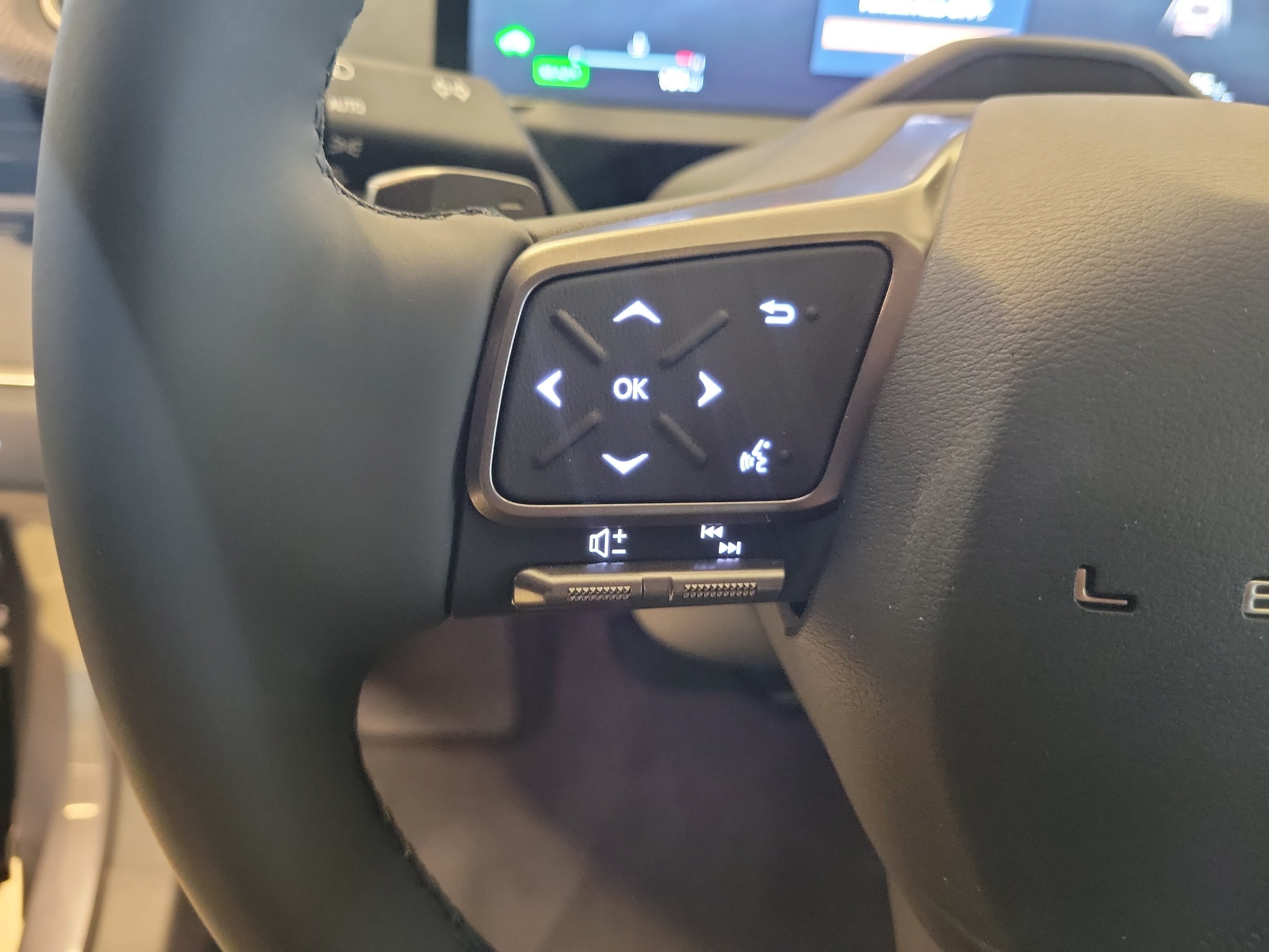 Used 2026 Lexus ES 350h w/ Convenience Package FWD image 29