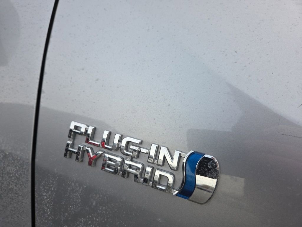 Used 2021 Toyota RAV4 SE w/ Weather & Moonroof Package image 6