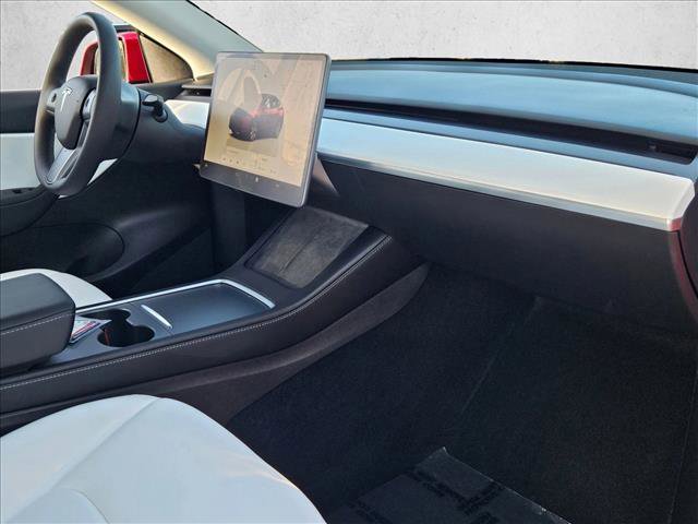Used 2022 Tesla Model Y Long Range image 23