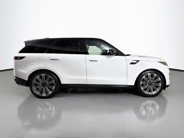 New 2027 Land Rover Range Rover Sport SE AWD/4WD image 4