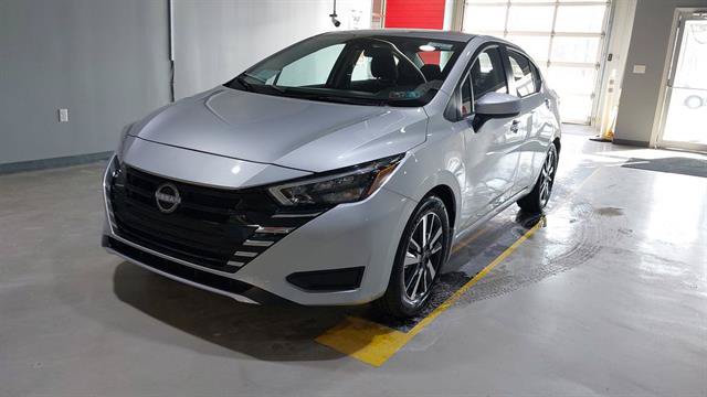 Used 2025 Nissan Versa SV w/ Trunk Package FWD image 18