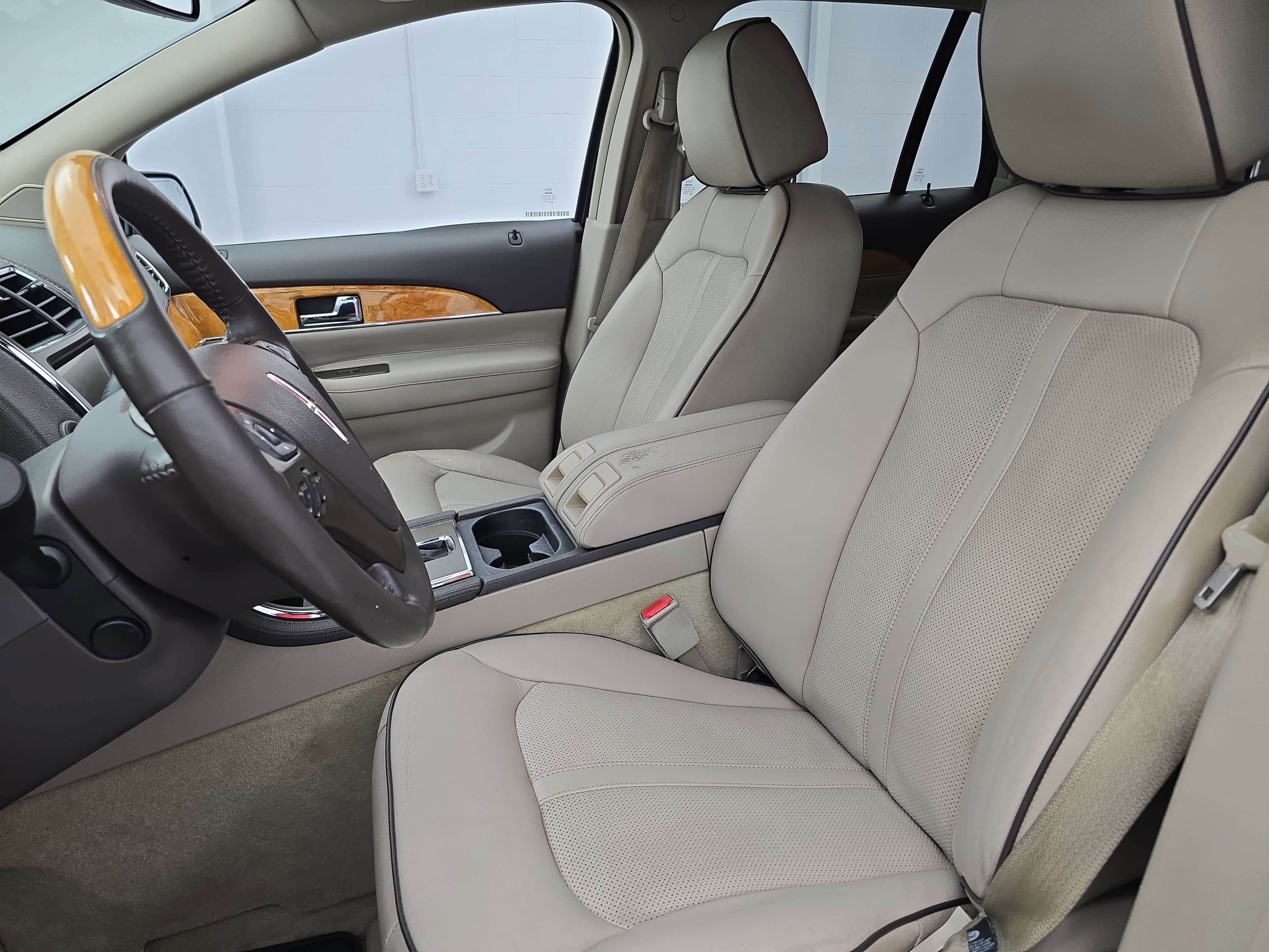Used 2012 Lincoln MKX FWD image 15