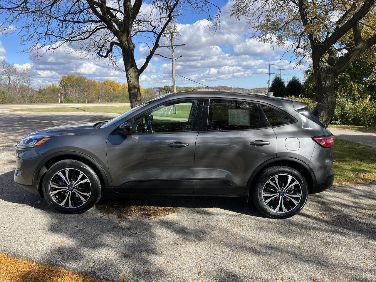 Used 2022 Ford Escape SEL w/ SEL Stealth AWD Package image 2