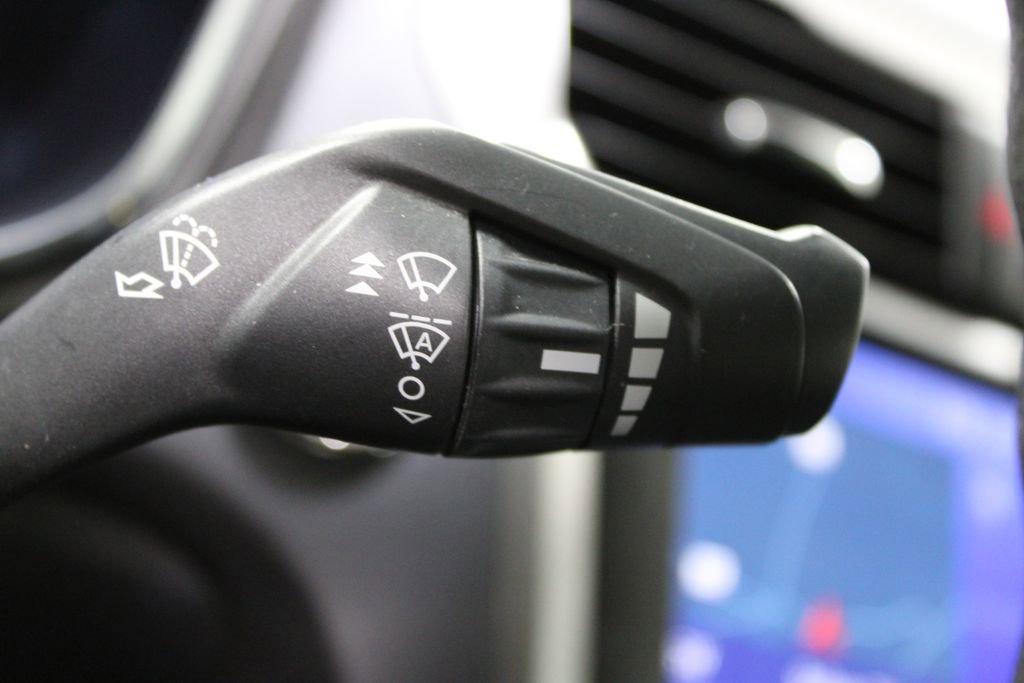 Used 2020 Ford Fusion SE image 28