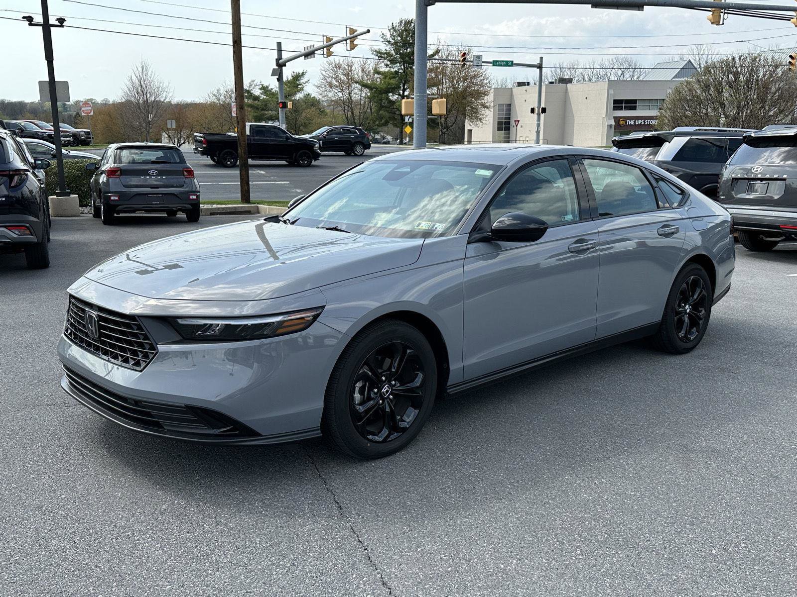 Used 2025 Honda Accord SE image 4