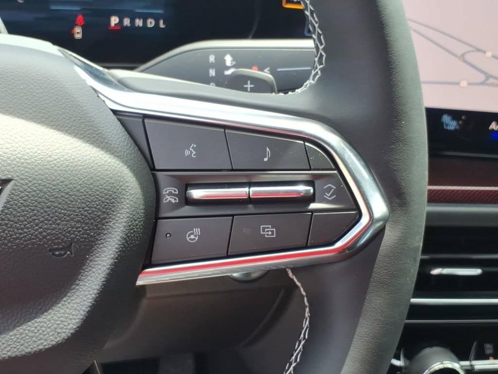 New 2026 Chevrolet Traverse Z71 w/ Enhanced Driving Package AWD/4WD image 19