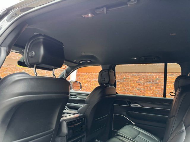 Used 2024 Jeep Wagoneer Series II w/ Flexible Seating Group image 25