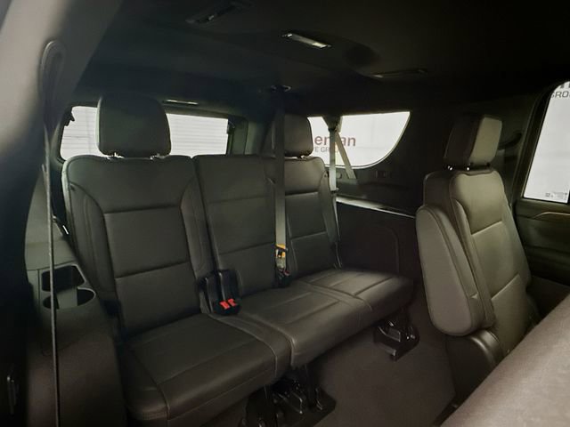 Used 2024 Chevrolet Suburban High Country image 26