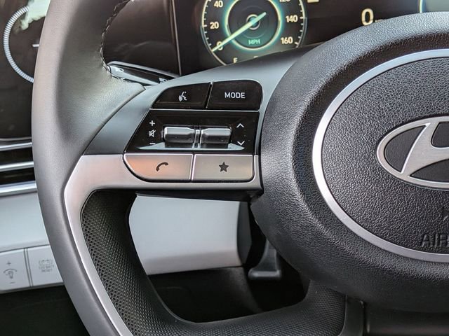 Used 2025 Hyundai Elantra Limited image 15