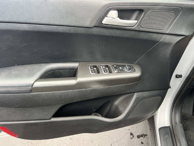 Used 2017 Kia Sportage LX w/ LX Popular Package AWD/4WD image 19