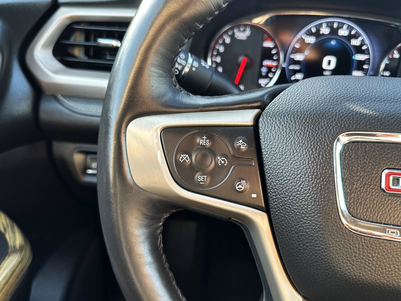 Used 2018 GMC Acadia Denali w/ Technology Package AWD/4WD image 60
