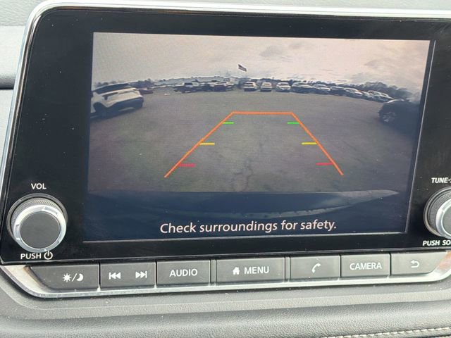 Used 2025 Nissan Rogue SV image 14