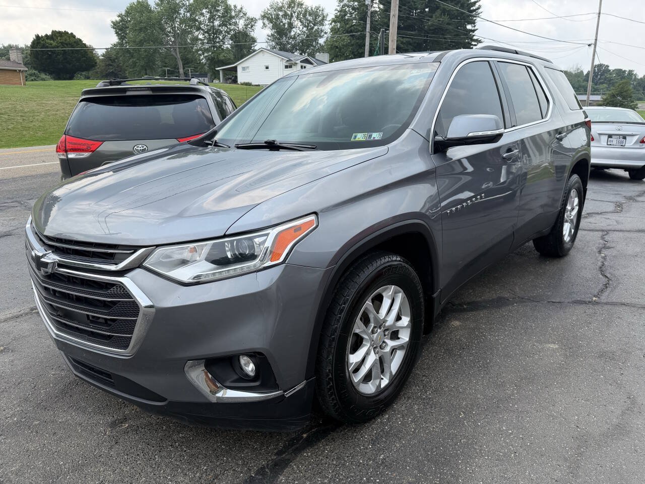 Used 2019 Chevrolet Traverse LT w/ LPO, Floor Liner Package AWD/4WD image 2